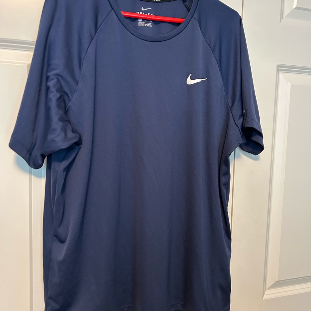 Nike Dri-FIT Shirt in Navy Blue